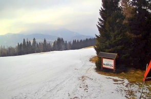 滑雪胜地。网络摄像头 Cerkno 在线