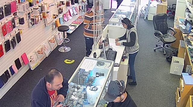 手机商店。伦敦的网络摄像头在线