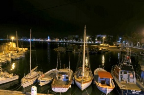 游艇停泊在 Crosses de Cagnes。滨海卡涅在线实时网络摄像头