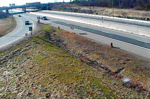 网络摄像头俯瞰公路401附近的38号公路