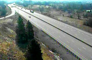 俯瞰西德纳姆路附近的401号公路的网络摄像头
