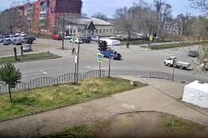 Oktyabrskaya 和 Zhukovsky 的十字路口。 网络摄像头